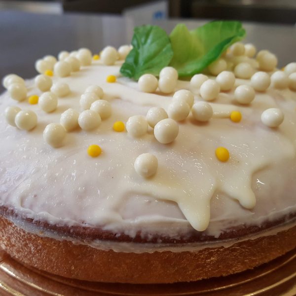ordina su cosaporto.it la torta amalfi di clivati ganache cioccolato bianco profumo di limone consegna a domicilio