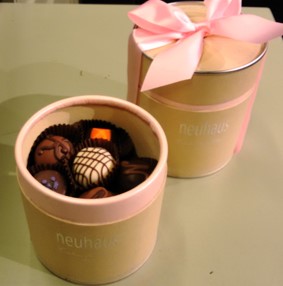 barattolo neuhaus mamma festa pralines cosaporto