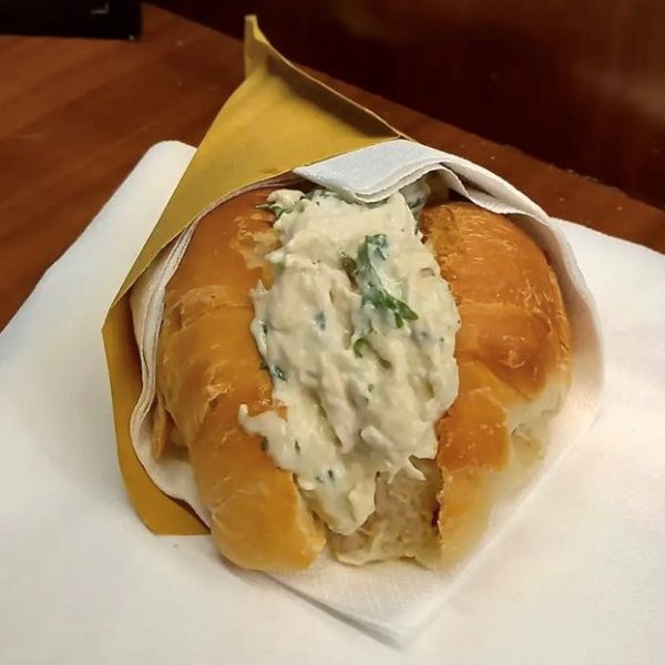 Cornetto Salato Insalata di Pollo - 150g MCR Il Cornetto Matteo Insegno e Fabio Sardella consegna a domicilio con cosaporto.it Salato