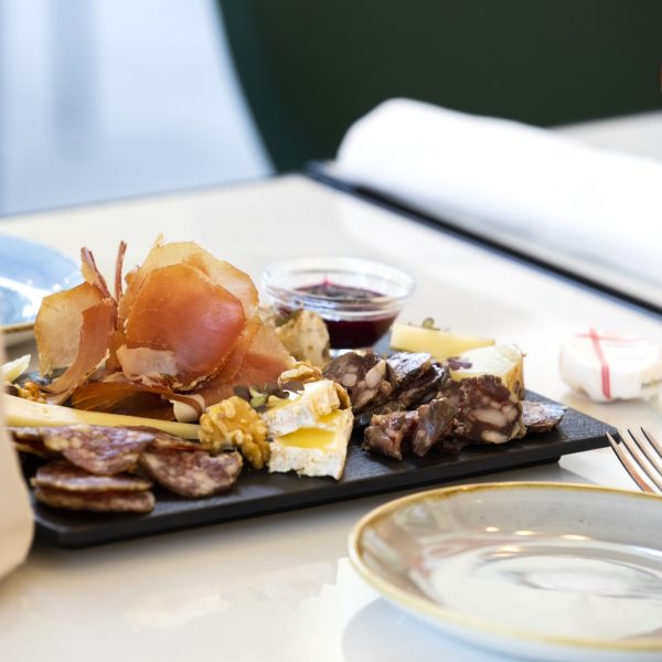 Aperitivo Francese Carrè Francais consegna a domicilio con Cosaporto