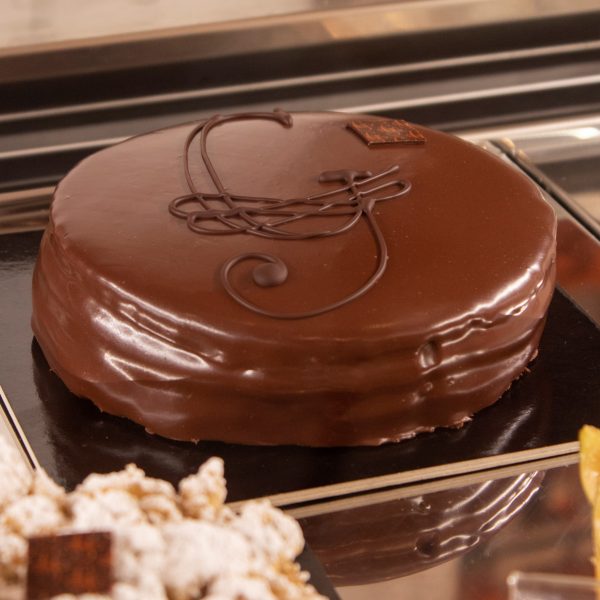 Torta Sacher Guido Gobino Milano consegna a domicilio con Cosaporto