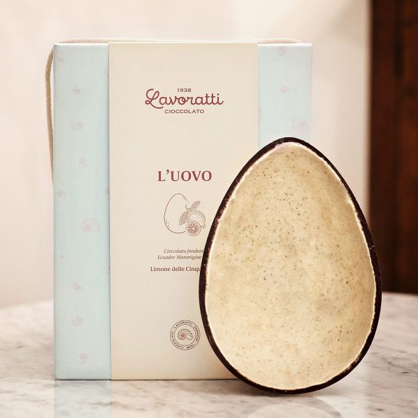Uovo di Pasqua Cioccolato fondente 60% con scorzette di Limone delle Cinque Terre Lavoratti e Cracco. consegna a domicilio con Cosaporto